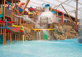 Splash Landing Water Park Serunya Bermain Air Bersama Keluarga di Mark Twain Lake