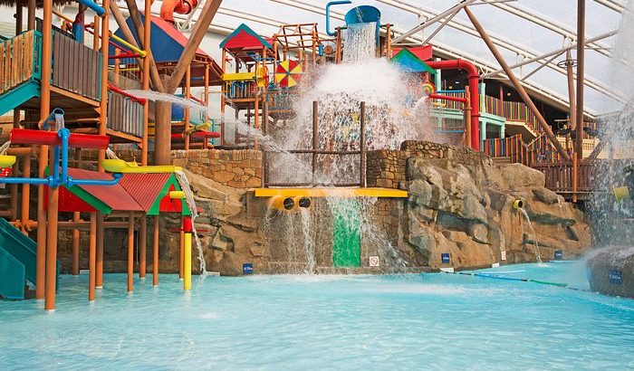 Splash Landing Water Park Serunya Bermain Air Bersama Keluarga di Mark Twain Lake