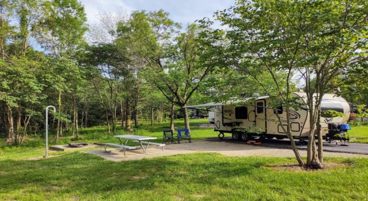 Golden Hour di Ray Behrens Recreation Area Tempat Sempurna Menikmati Senja di Danau