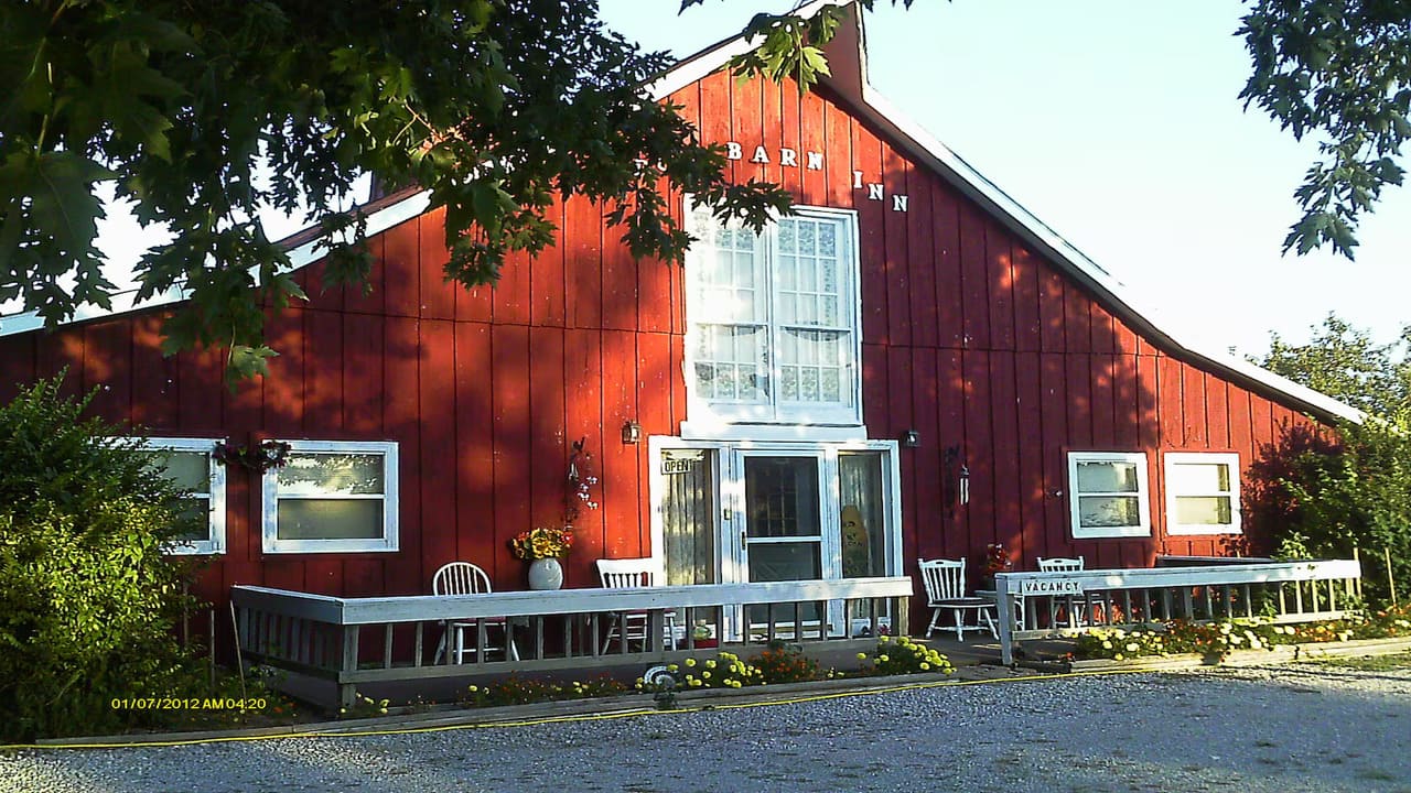 Kennedys Red Barn Inn Where Comfort Meets Tranquility